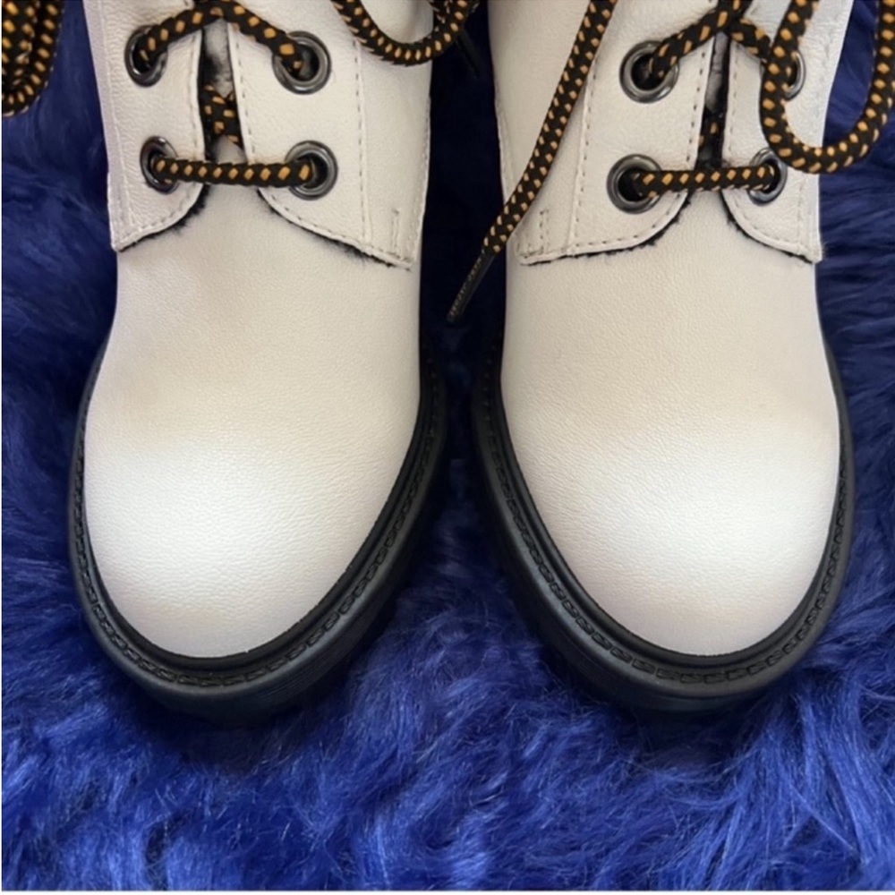 New! MARC JACOBS Crosby Square Heel
Toe Leather Platform Hiking Boots - Picture 10 of 14